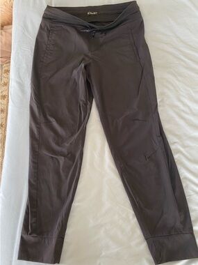 Wind River Women’s Black Drawstring Joggers